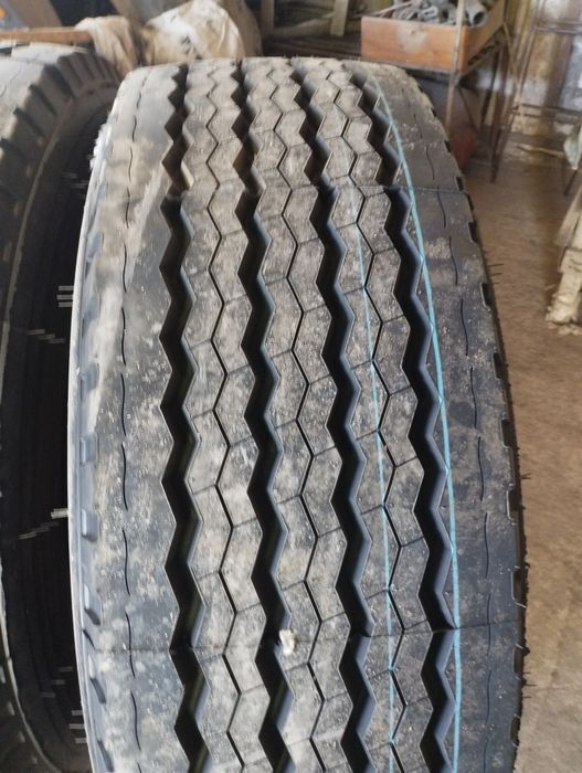 Продам шини  грузові 385 65 22.5