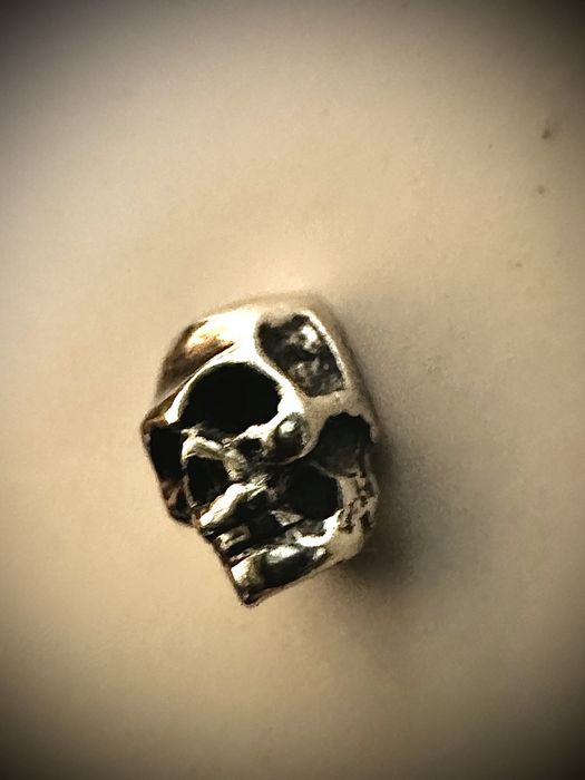 Чоловіча срібна моносережка «Череп»