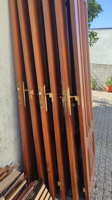 Portas de madeira interiores