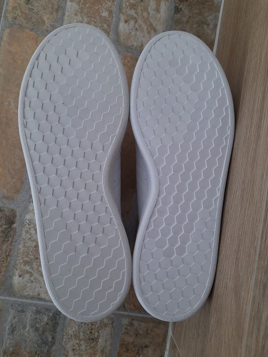 Кроссовки Adidas р 43,5 на 42 (28),р 44,5 на 43 (28,5) ц 1650 гр новые