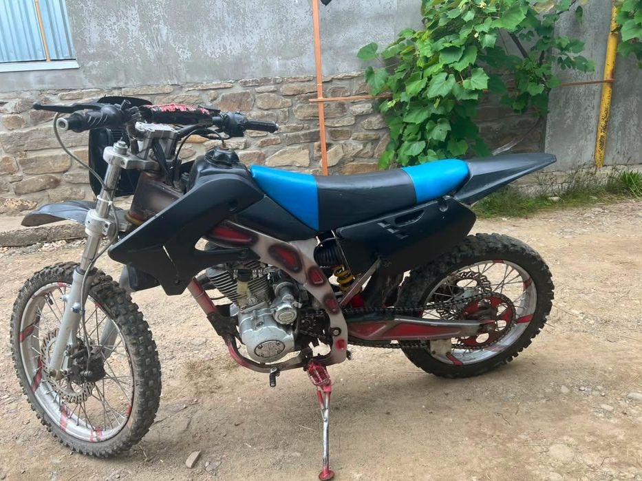 Продам мотоцикл 200кубів