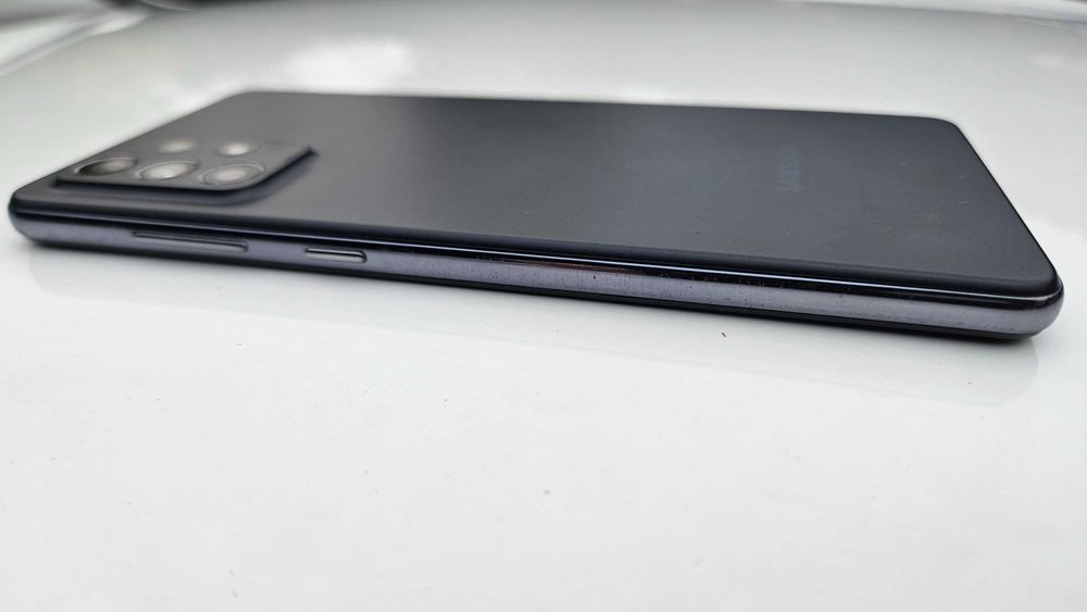 Samsung Galaxy A72 офіційний