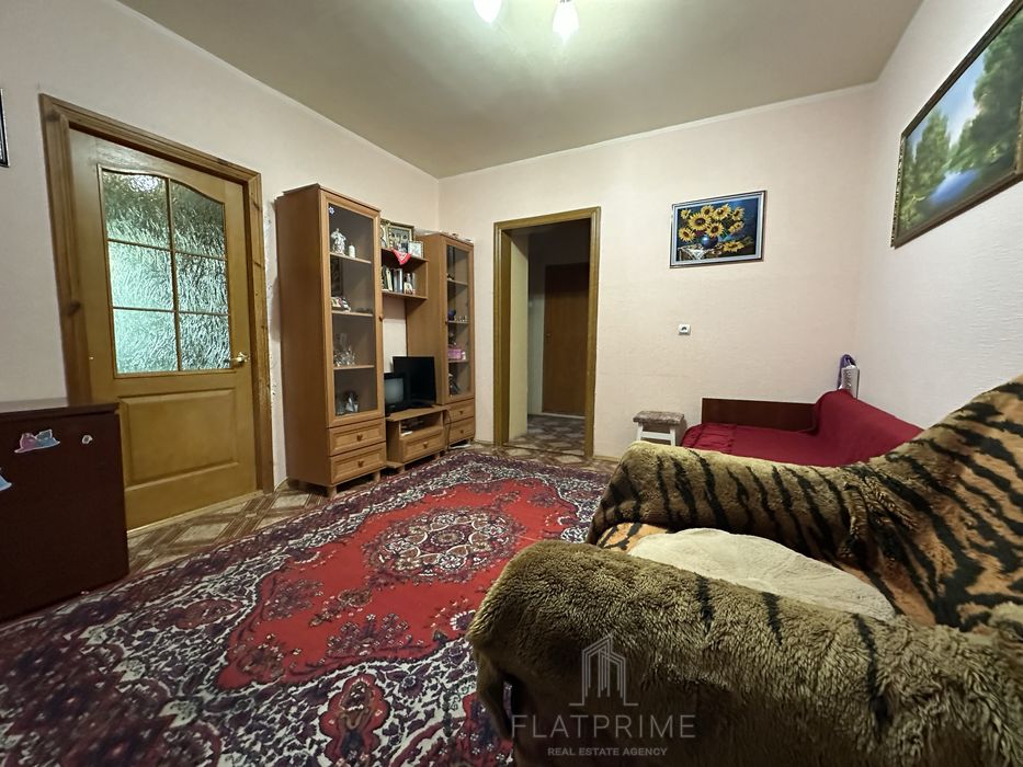 Продам 3-х кімнатну квартиру метро Осокорки