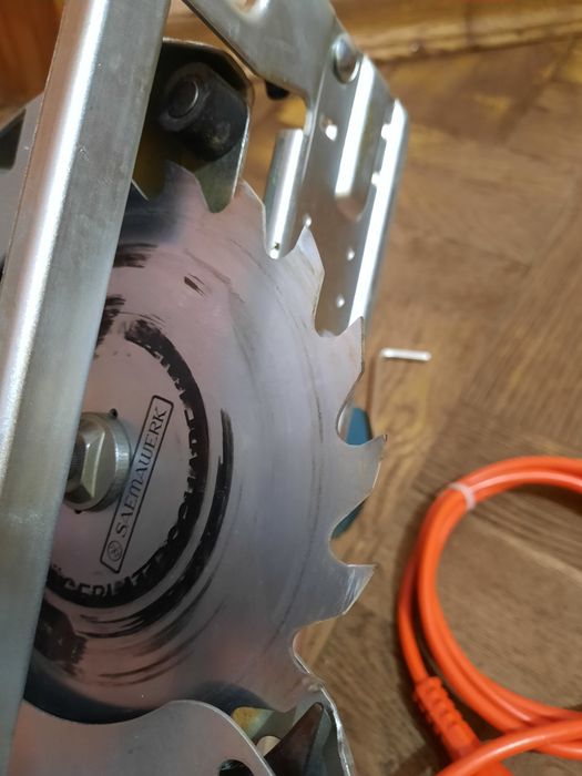 Зроблено в West Germany!!Дискова пила Black & Decker DN 57,800вт,диск 156мм