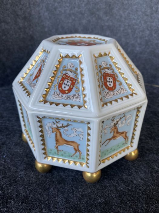 Caixa cofre com brasões Vista Alegre