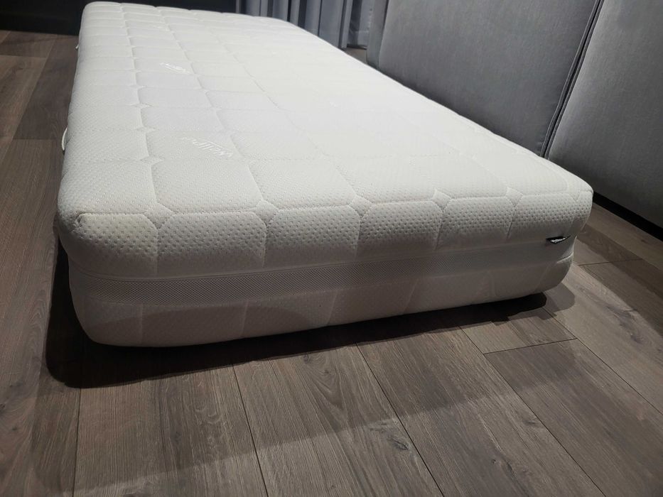 Materac 90x200 o grubości 25 cm