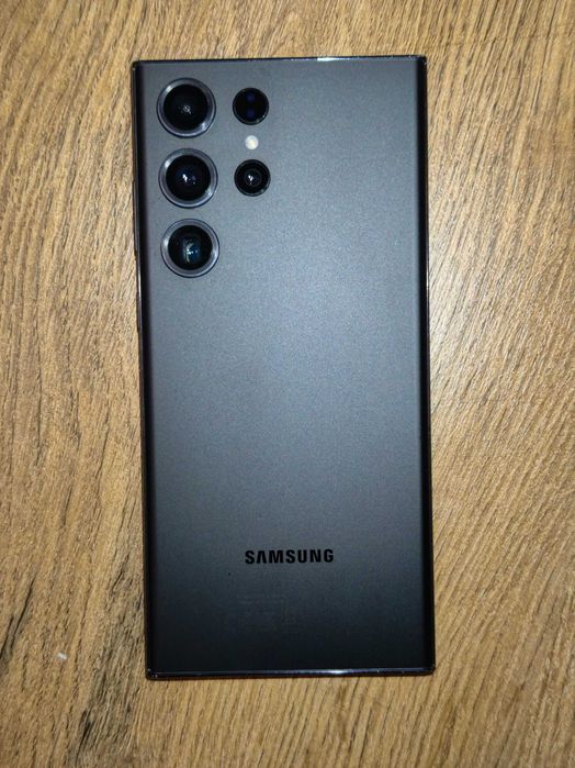 Samsung Galaxy S23 Ultra 12GB / 512 GB - bardzo dobry stan.