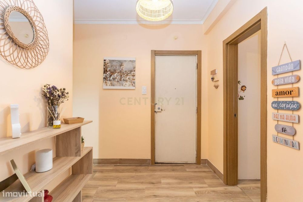 Apartamento Renovado T2 em Seixal com Logradouro de 135m2 — Seixal, Arrentela E Aldeia De Paio Pires, Setúbal