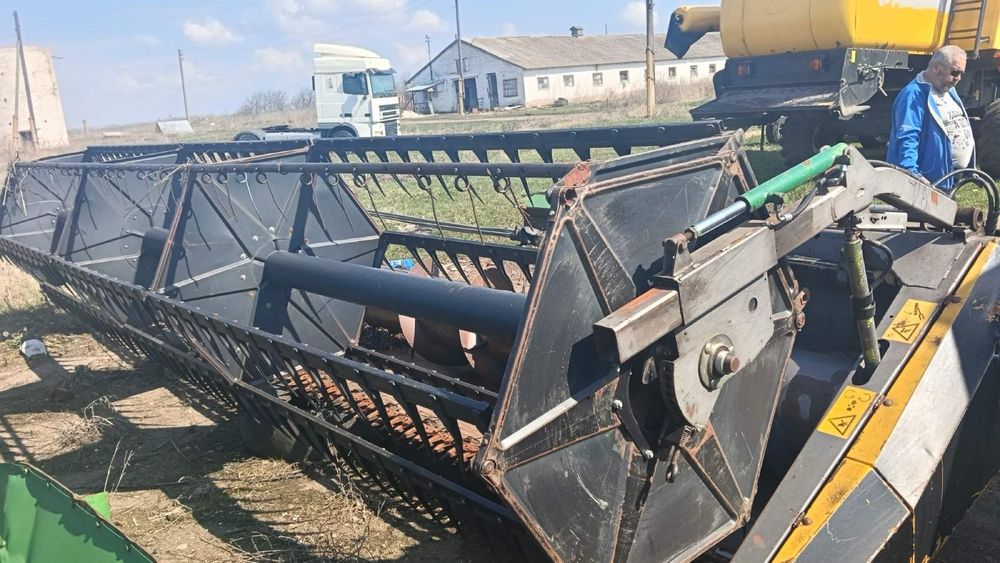 Комбайн NEW HOLLAND CSX7080