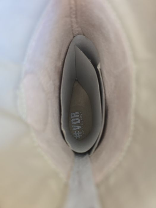 Botas de cano em pele genuina