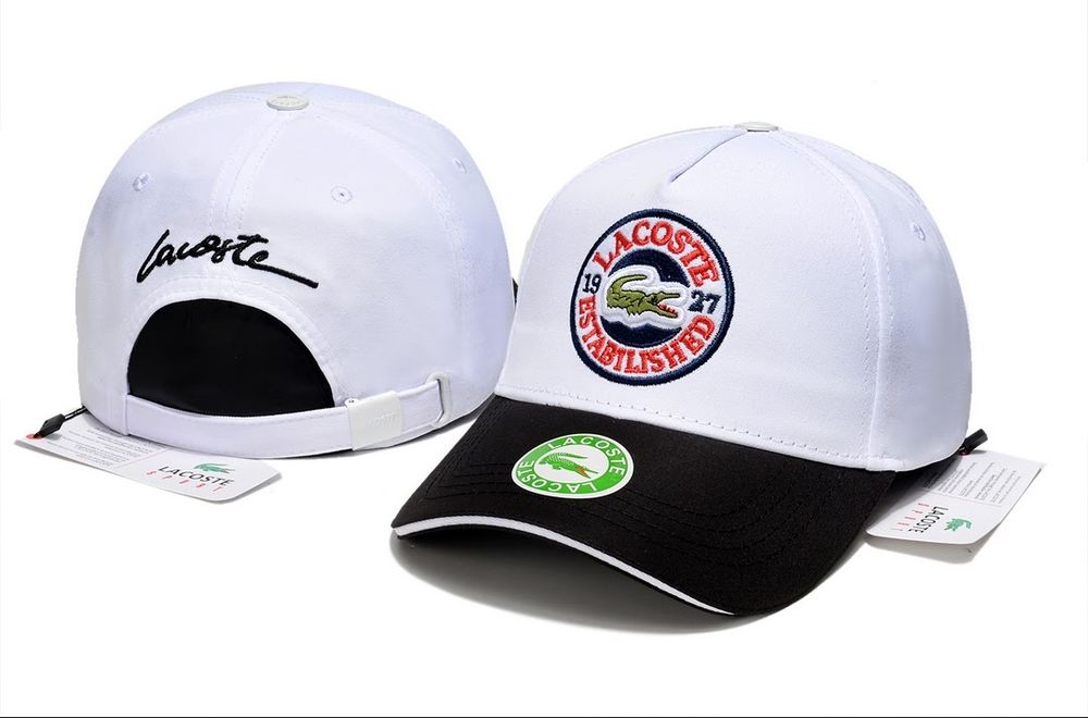 Czapka z daszkiem Lacoste biała