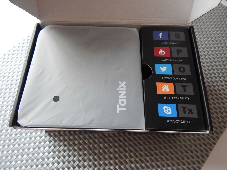 Смарт ТВ Приставка Tanix W2 2/16GB
