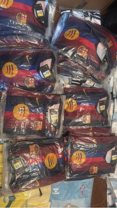 Camisolas de selecoes e clubes