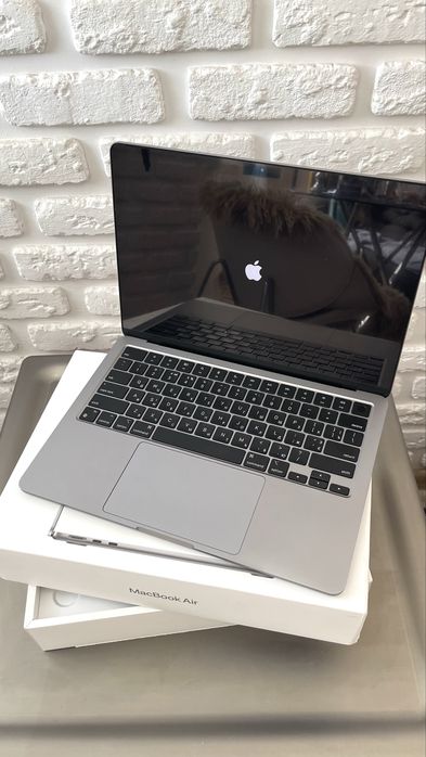 MacBook Air 13 M3 2024 8GB/256GB