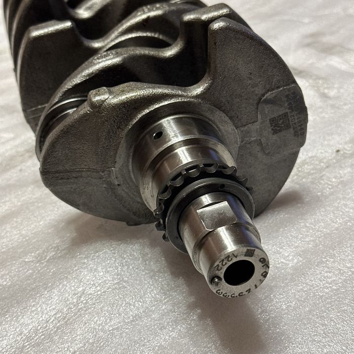 Коленвал Hyundai/Kia 231102B710, 231102B700