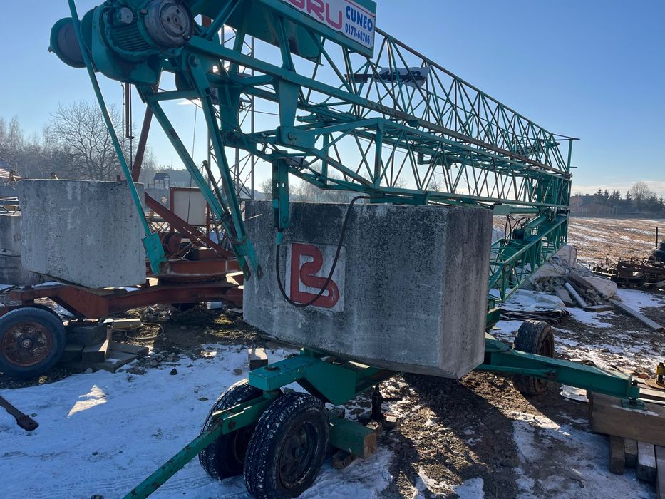Żuraw szybkomontujacy Dzwig budowlany dekarski