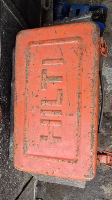 Osadzak gwoździarka hilti.