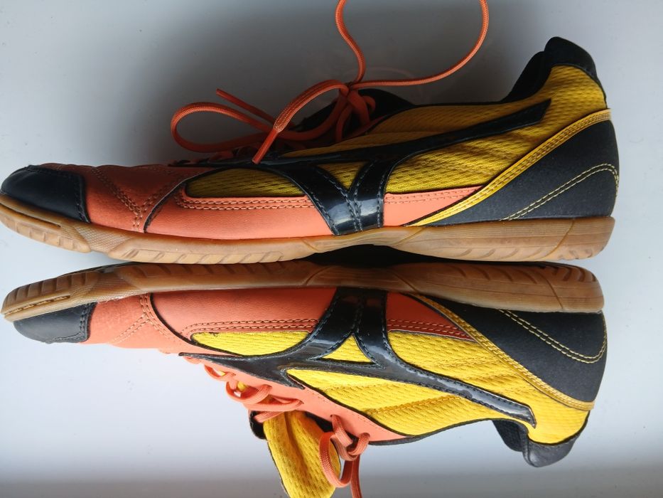 Футзалки Mizuno  eu43.