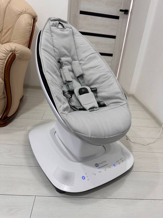 Заколисуючий центр 4Moms MamaRoo 5.0 Сlassic Grey