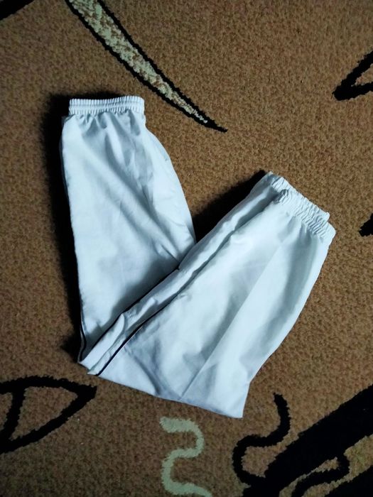 Продам штани umbro