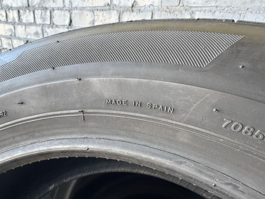 Майже нові літні шини Bridgestone 215/60 R17