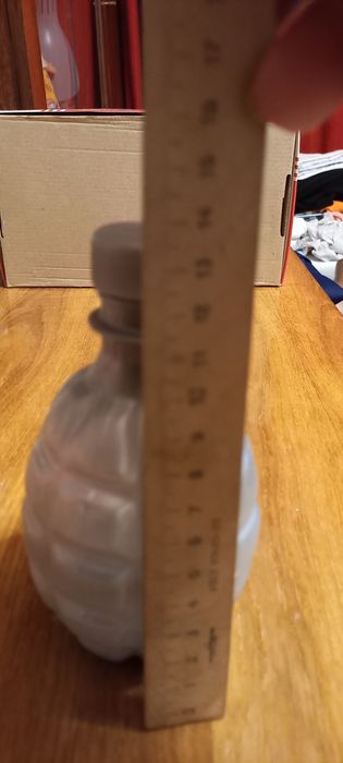 Бутылка,пластмасовая(бомбочка)