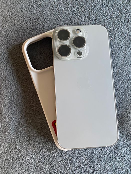 iPhone 15 pro Titanium natural
