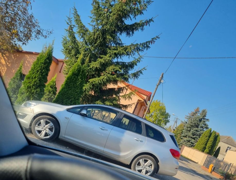 Sprzedam opla astrę J z 2015 roku