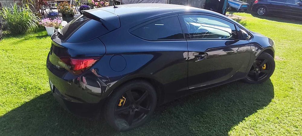 Opel Astra J GTC 2.0 CDTI