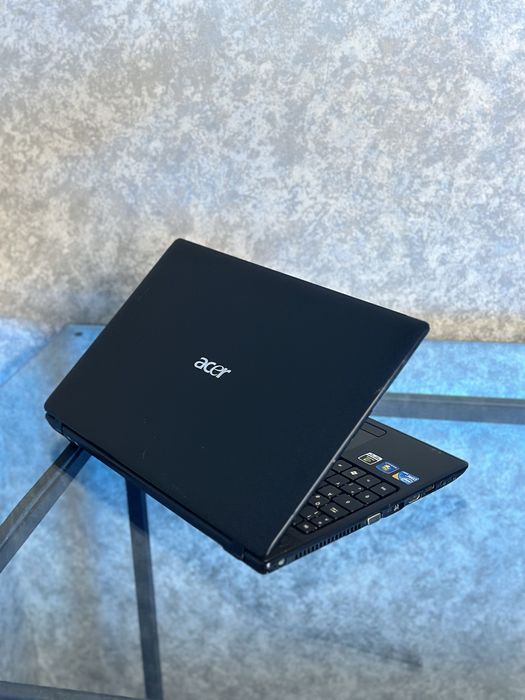Ноутбук Acer Aspire 5742G / NVIDIA GeForce GT 420M / i3-370M / 4GB / HDD 500GB / 15.5”
