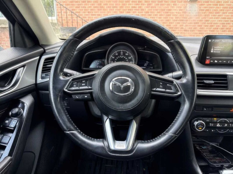 Mazda 3 Touring      2017