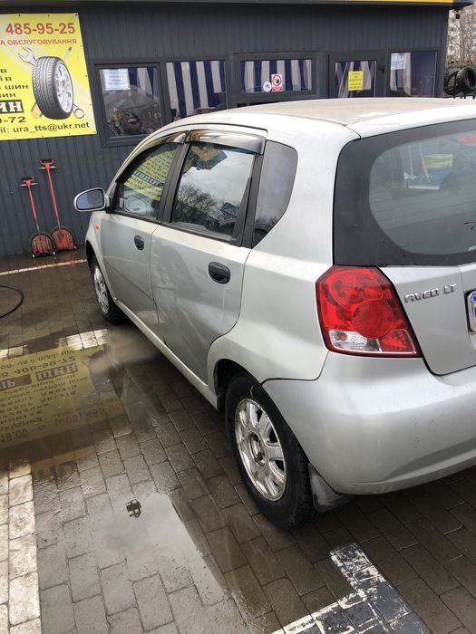 Продам Шевроле авео в т200 кузові під розбір чи як донора