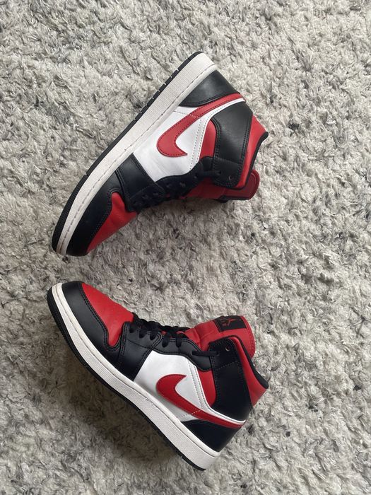 Air Jordan 1 mid (Fire Red)