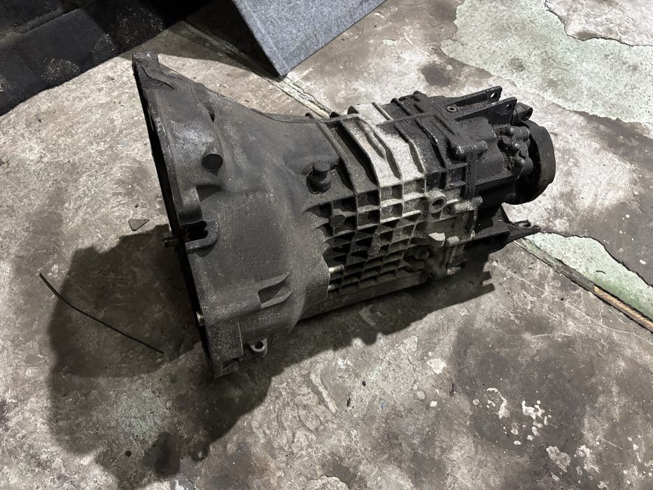 Skrzynia biegów BMW E32 E34 manual M30B35 M30B30 735i 730i 535i 530i ...