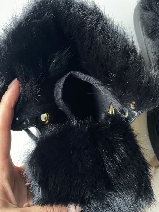 Зимові кросівки в стилі бренду