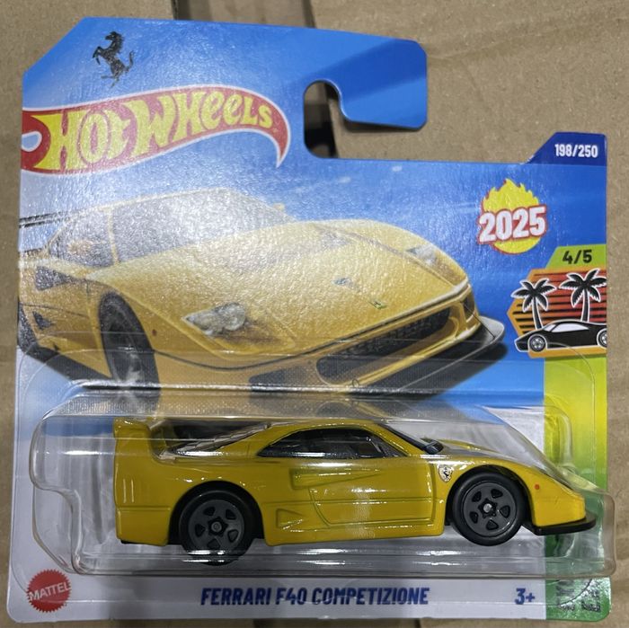 Hot wheels Ferrari F40 amarelo
