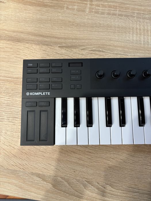 Midi-клавиатура Native Instruments Komplete Kontrol M32