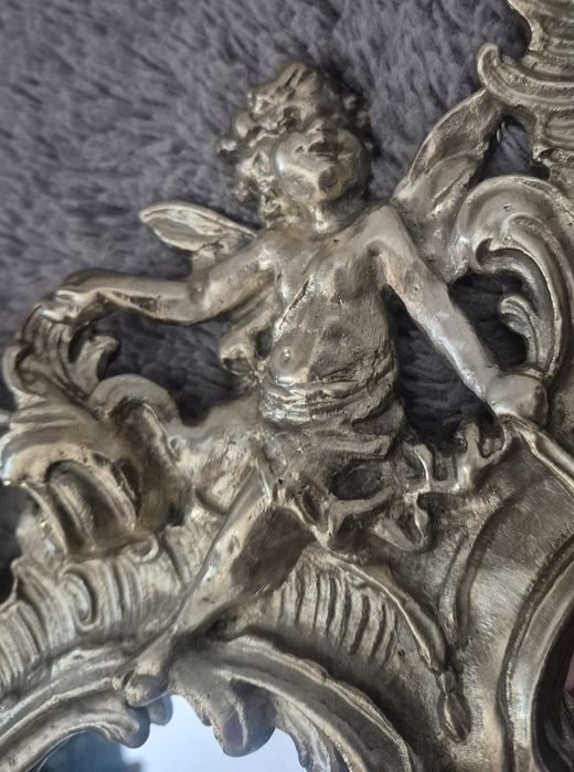 Lustro  mosiężne  z cherubinami