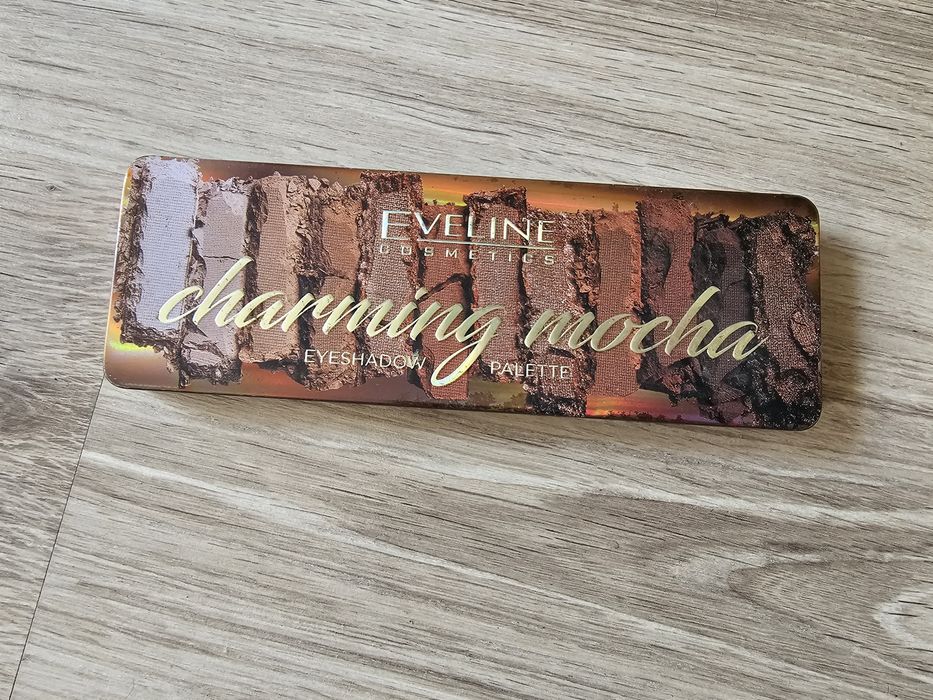 Sprzedam paletkę cieni do powiek