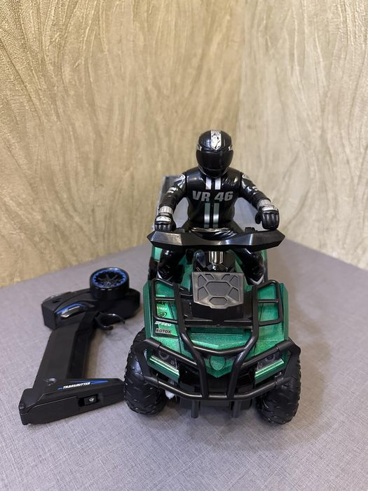 Игрушечный Радиоуправляемый квадратики с фигуркой