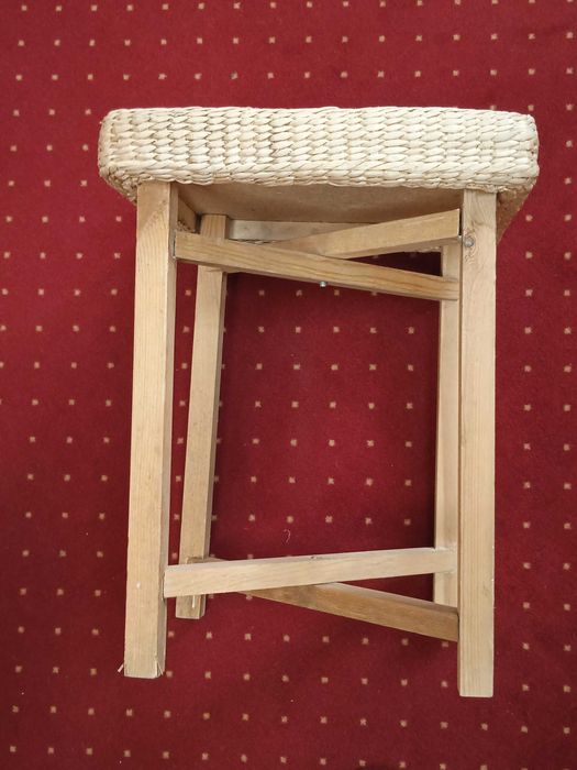 Taboret w stylu kolonialnym