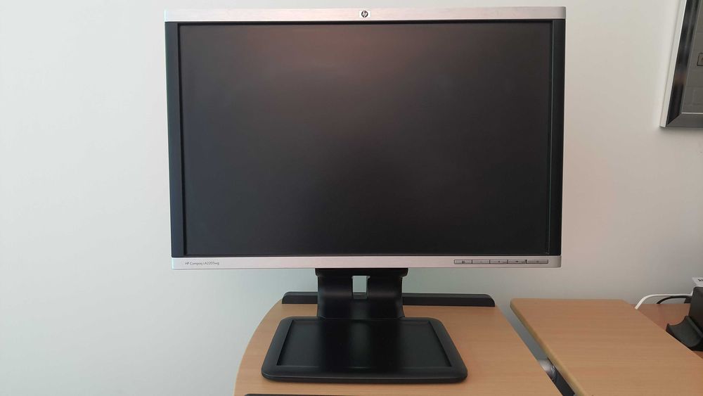 Монітор 22 HP Compaq LA2205wg 22-inch Widescreen LCD Monitor