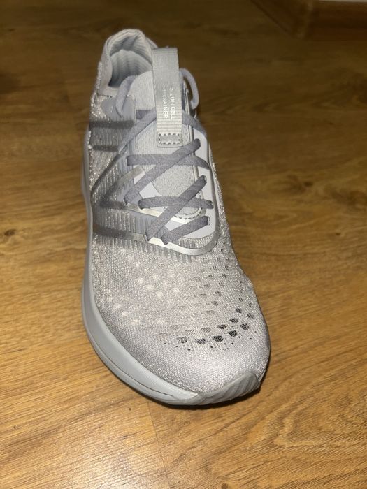 Кросівки жіночі New Balance FuelCell SuperComp Trainer Grey