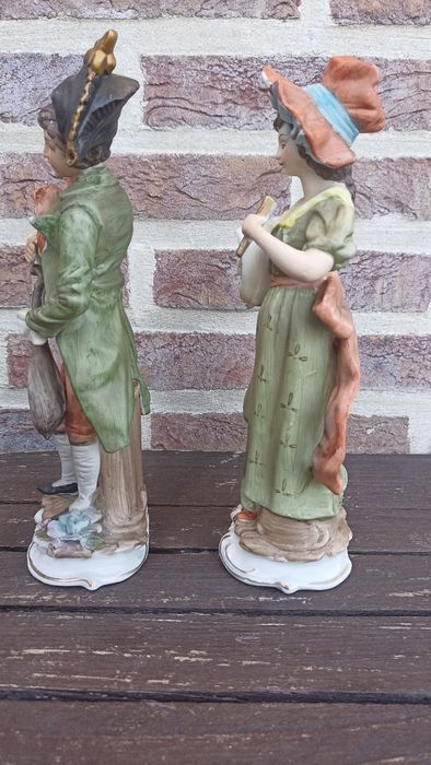 "Галантная пара"  статуэтка