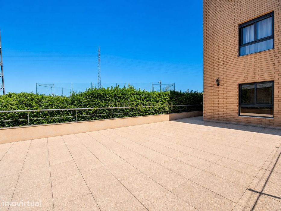 Viver com AR PURO | T3 Com Terraço de 50m² | Varanda | Santegãos, Rio