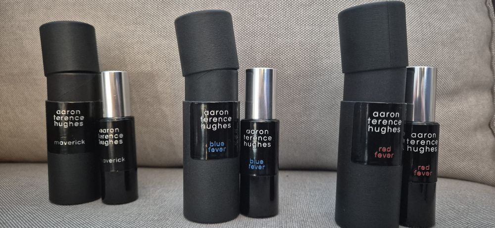 Aaron Terence Hughes - vários