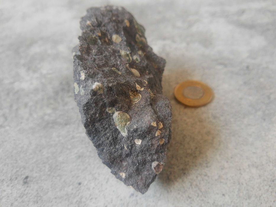 Minerał , skała , migdałowiec