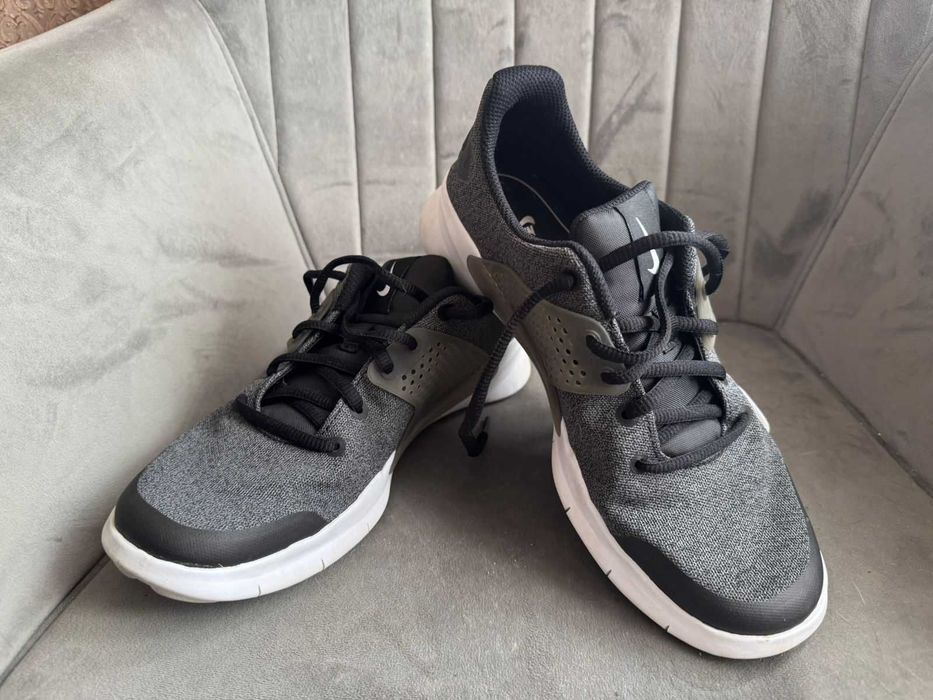 кросівки Nike модель 902813-002 розмір +-38.5