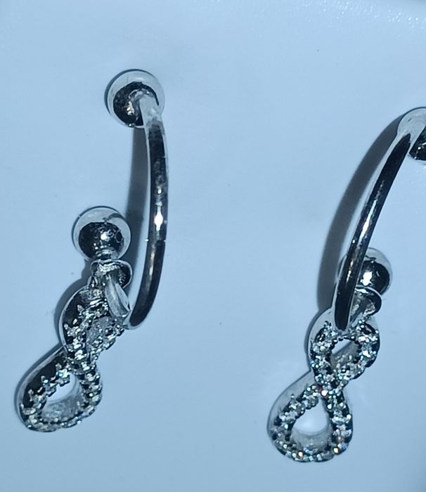 Brincos de argola em prata de lei