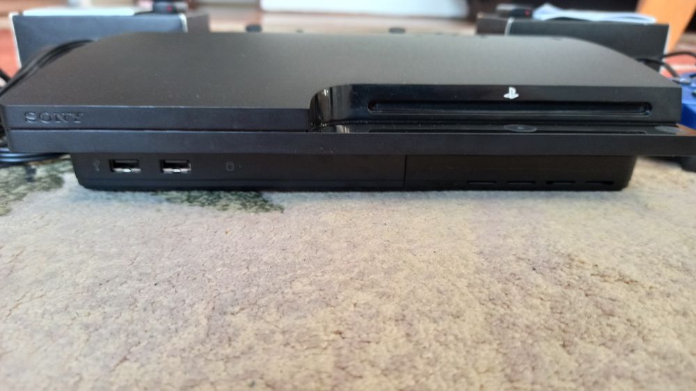 Konsola PlayStation 3 Slim